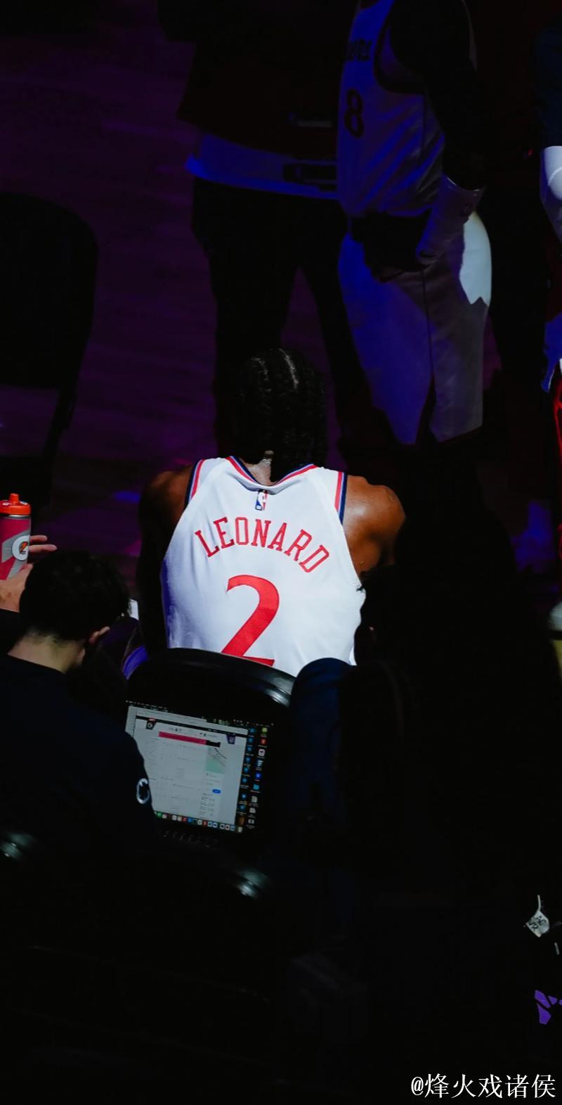 伦纳德37分钟内高效斩获21分，贡献4篮板3助攻1抢断